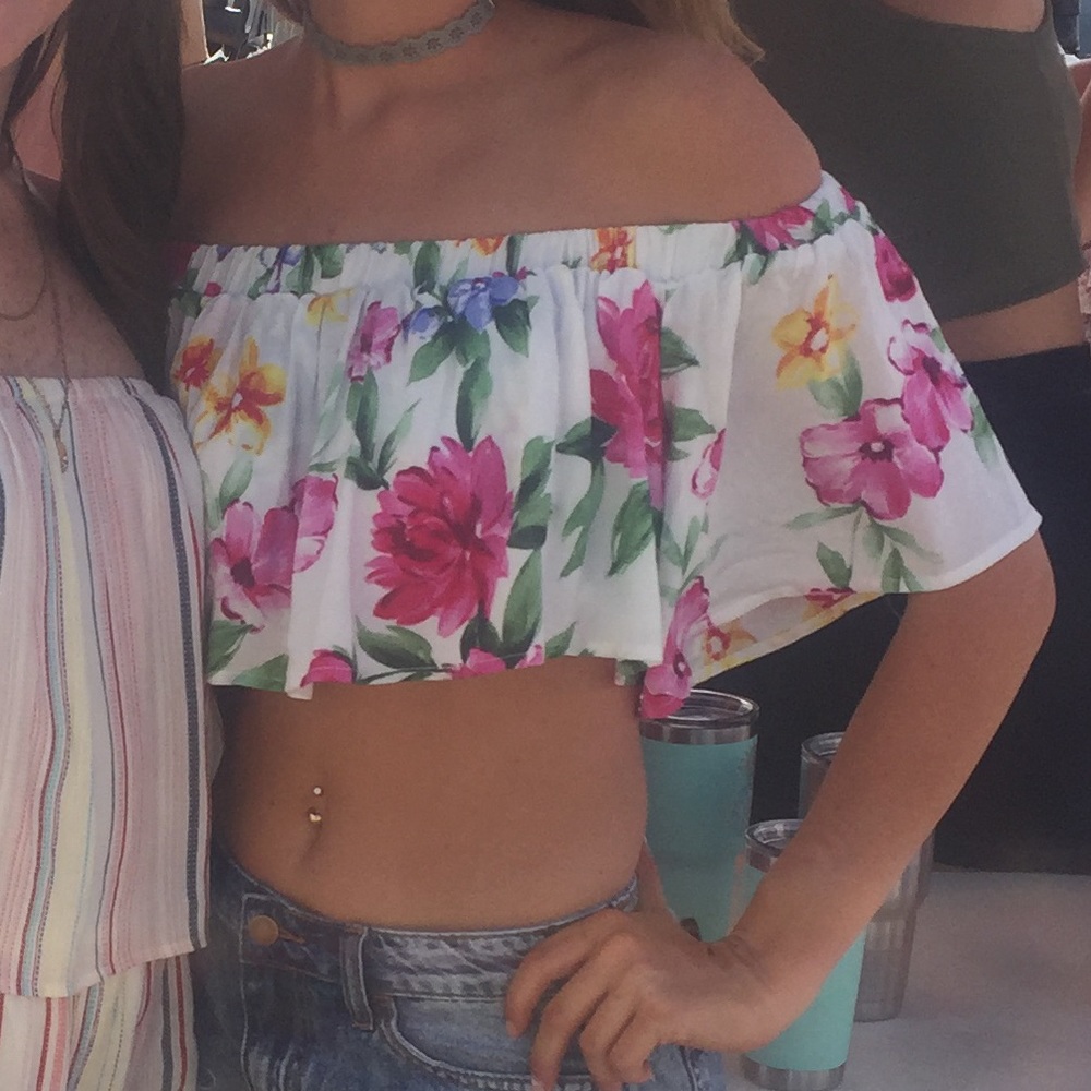 crop top - Picture 3 of 3